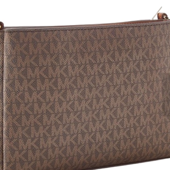 Michael Kors Crossbody ❤️ - Picture 4 of 15